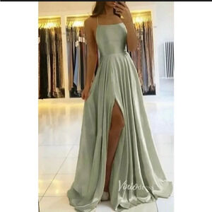 Vinio Spaghetti Strap Prom Dress Sage Green Size 8